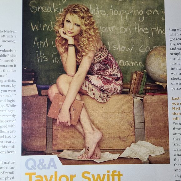Taylor Swift 2008 Billboard Magazine - Picture 3 of 4